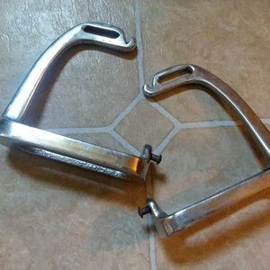Unnamed 4 1/2in Stainless Steel Stirrups